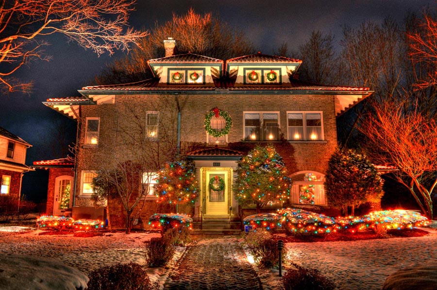 Home on Lake Ontario along Beach Avenue in Rochester, New York - photo by James Montanus